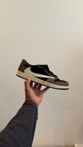 Travis Scott AJ1