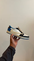 Travis Scott AJ1
