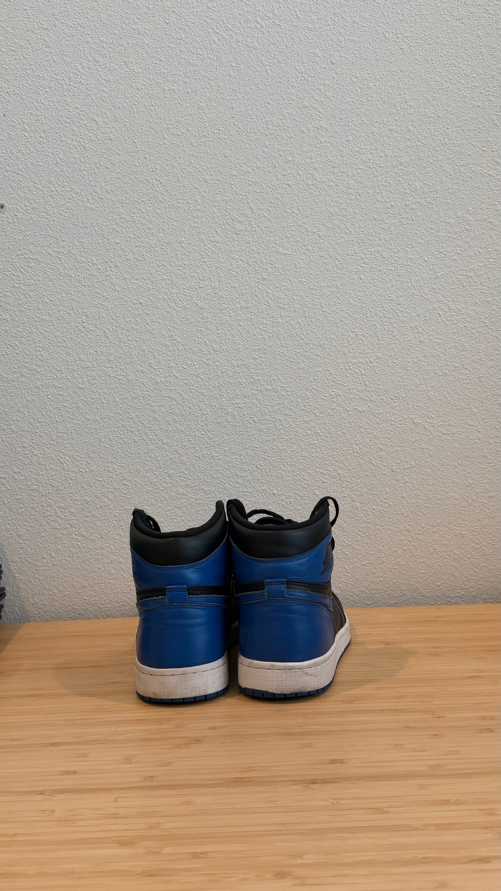 Royal AJ1