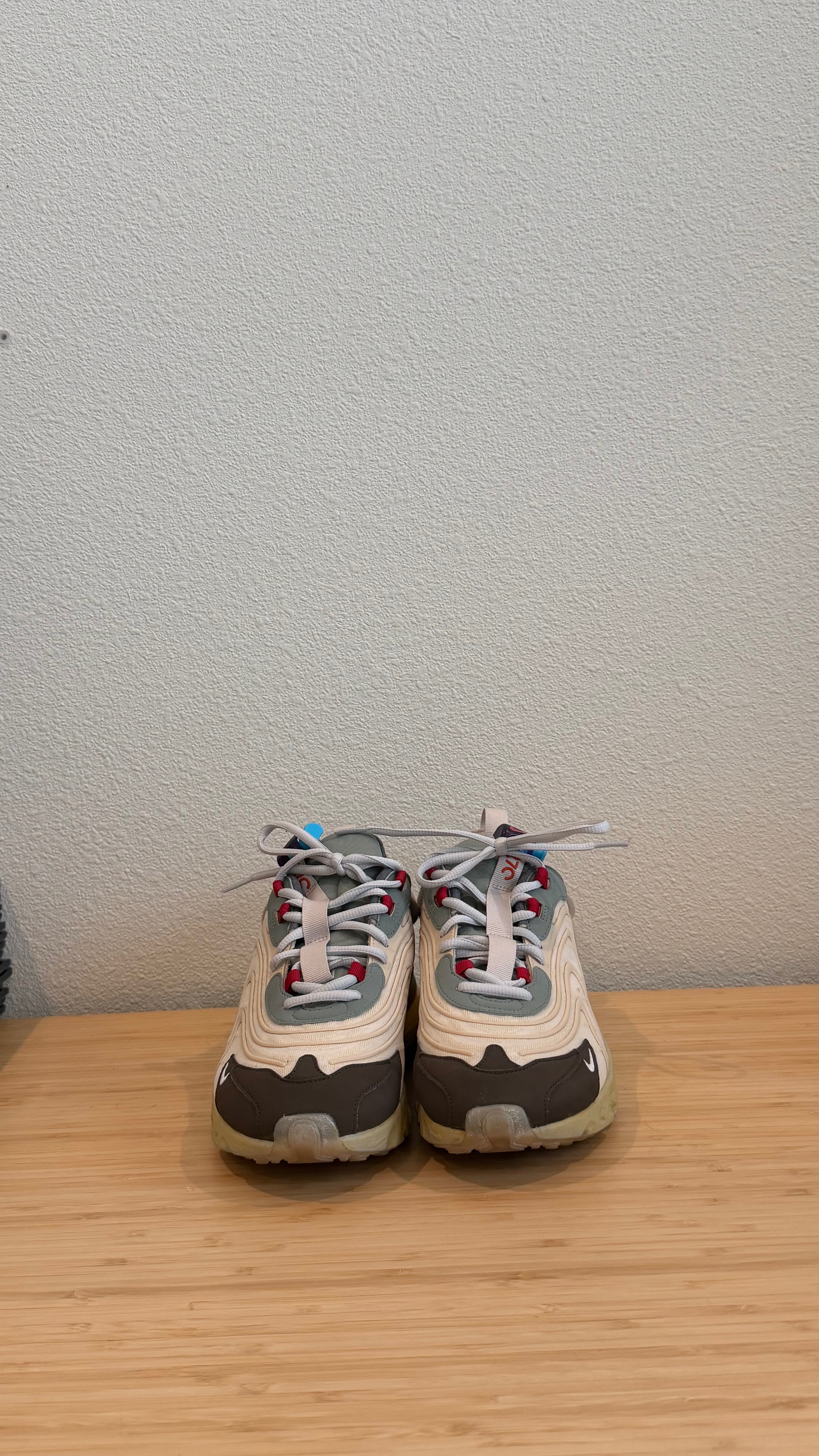 Travis Scott Trainer