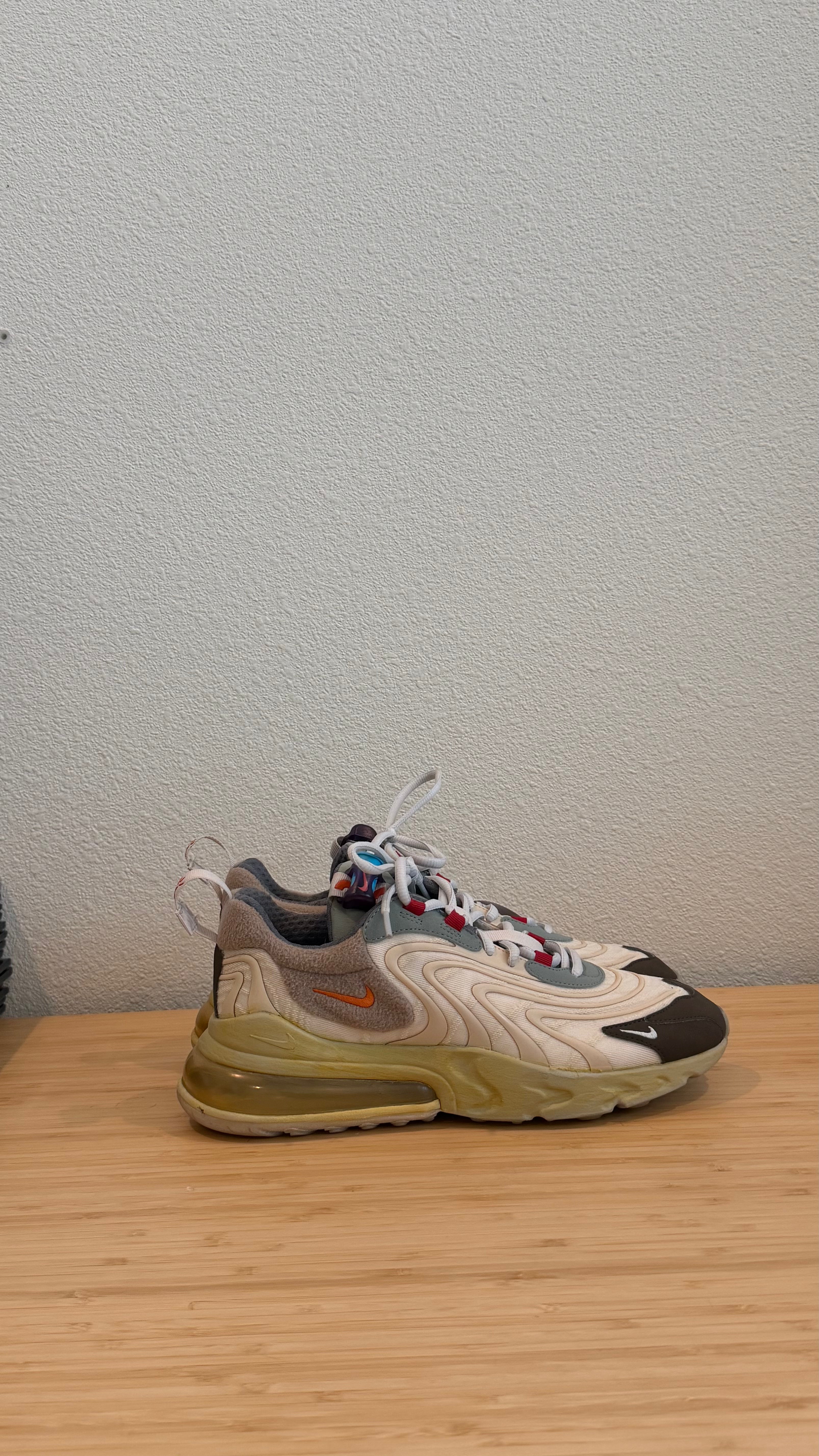 Travis Scott Trainer