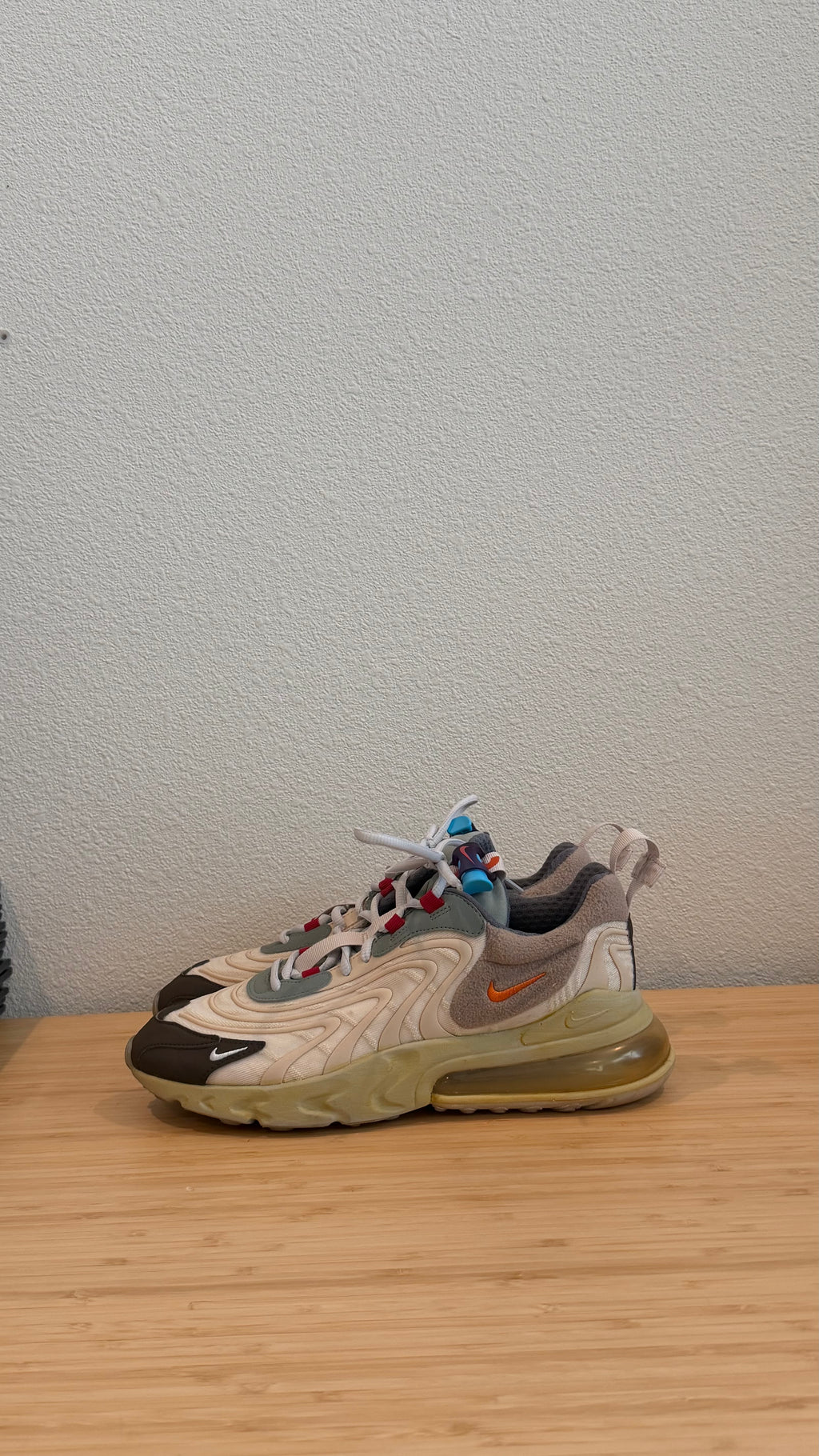 Travis Scott Trainer